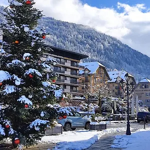 https://studio-la-pointe-danterne.hotels-rhonealpes.com