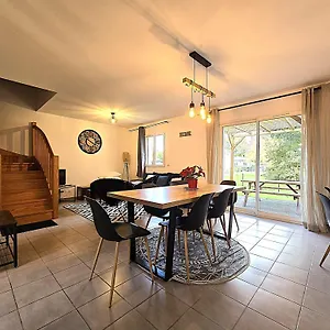  Hébergement de vacances Le Clos Andree - Charmante Maison 8 Personnes - 5 Lits - Climatisation Reversible - Parking 3 Vehicules - Garage - Zone Nord - Terrasse Et Jardin